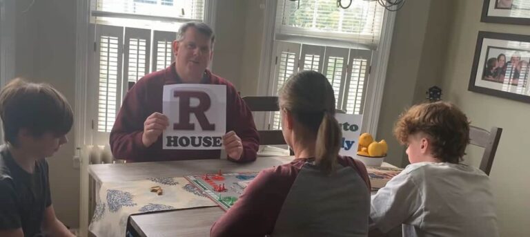 Read more about the article "R" House